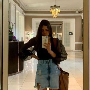 Meet your Posher, Lau